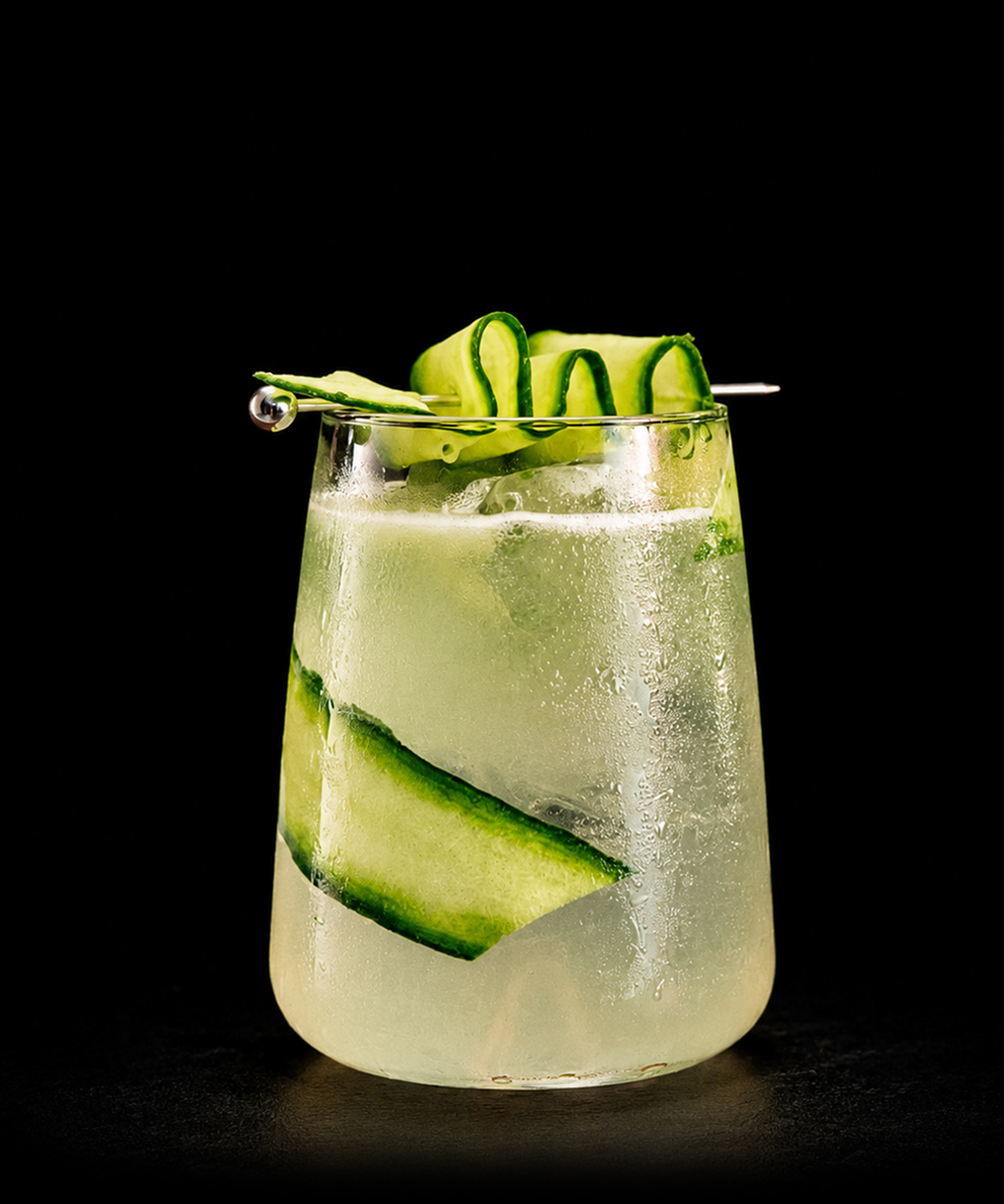 packshots_slider_0026_hendrick's GIn